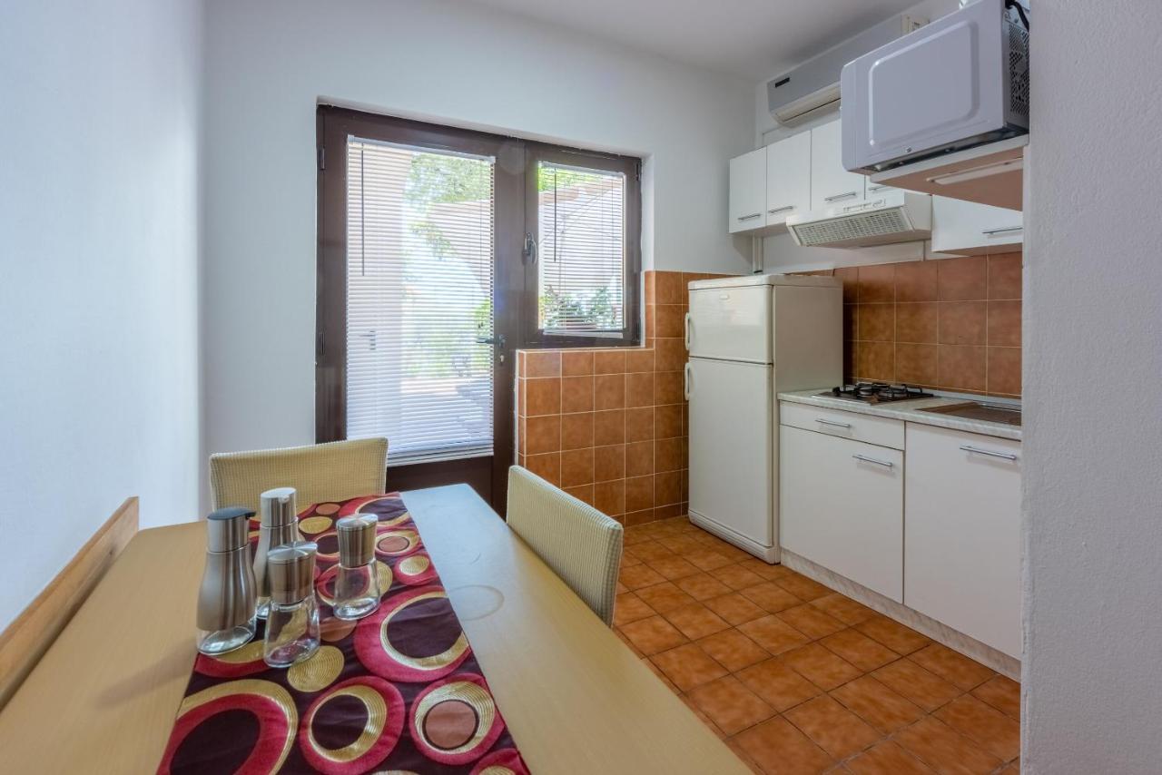Apartments Lilin Crikvenica Exterior foto