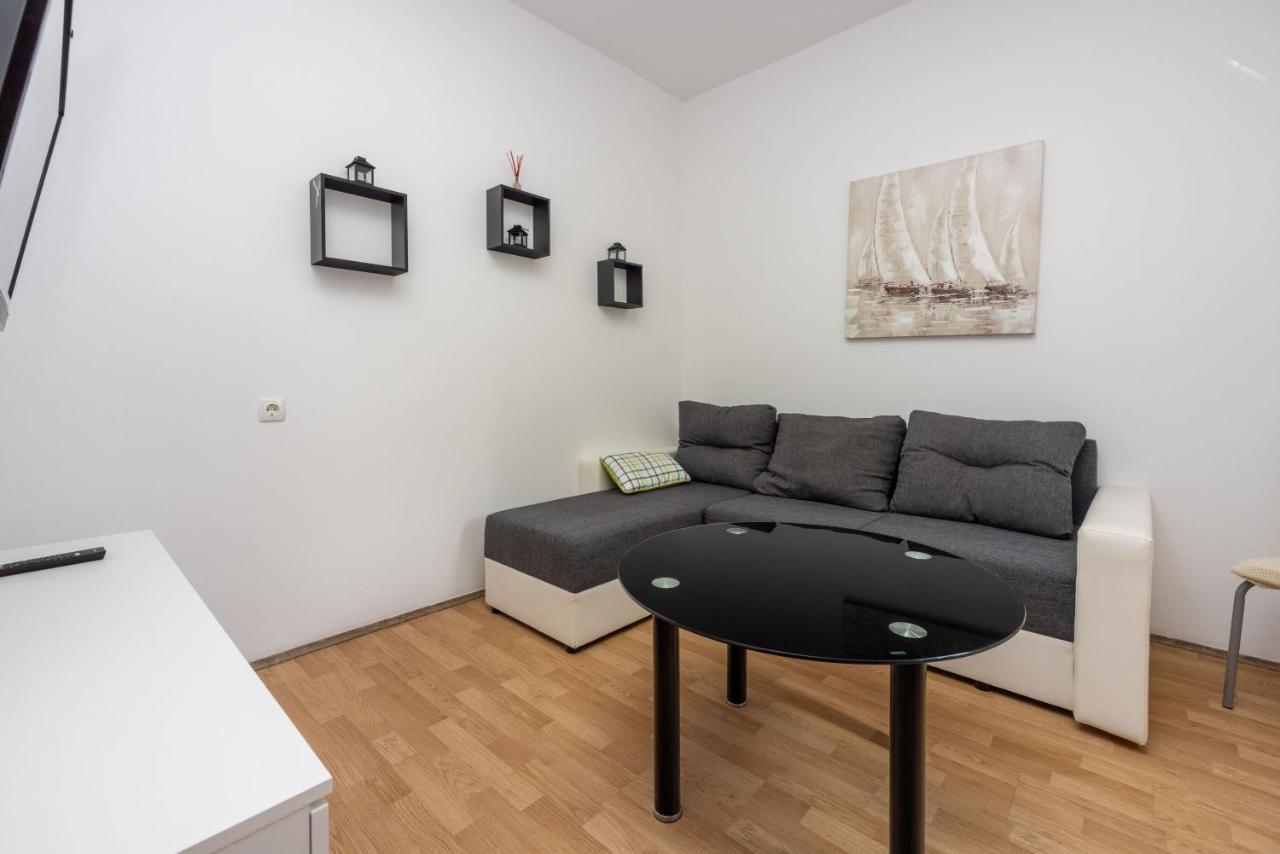 Apartments Lilin Crikvenica Exterior foto